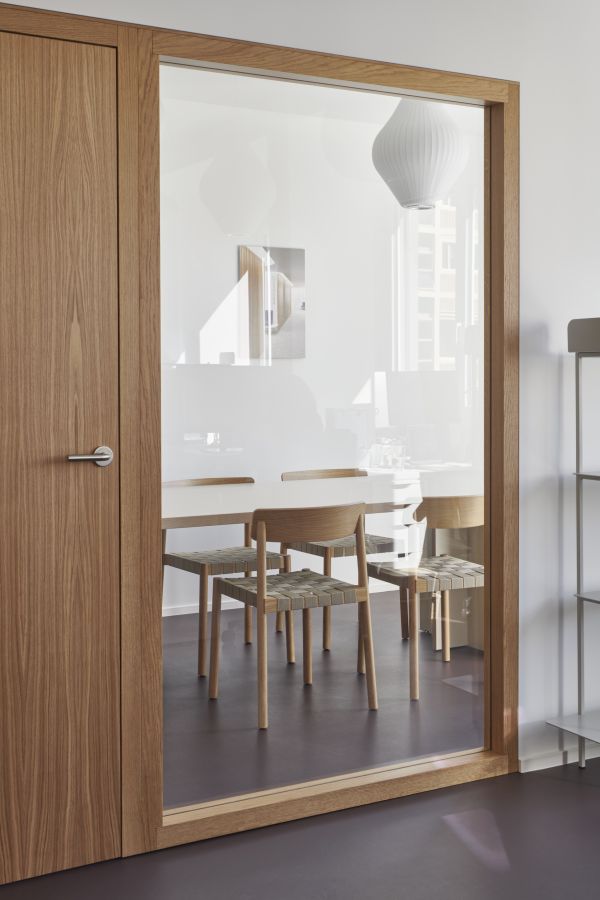 Transformation d'une ancienne pharmacie en bureaux