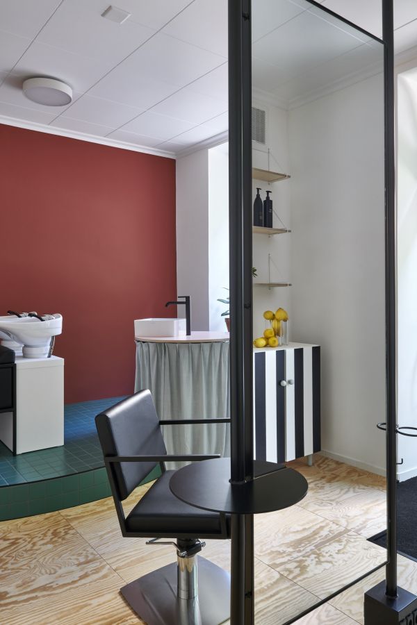 Studio for a colorist